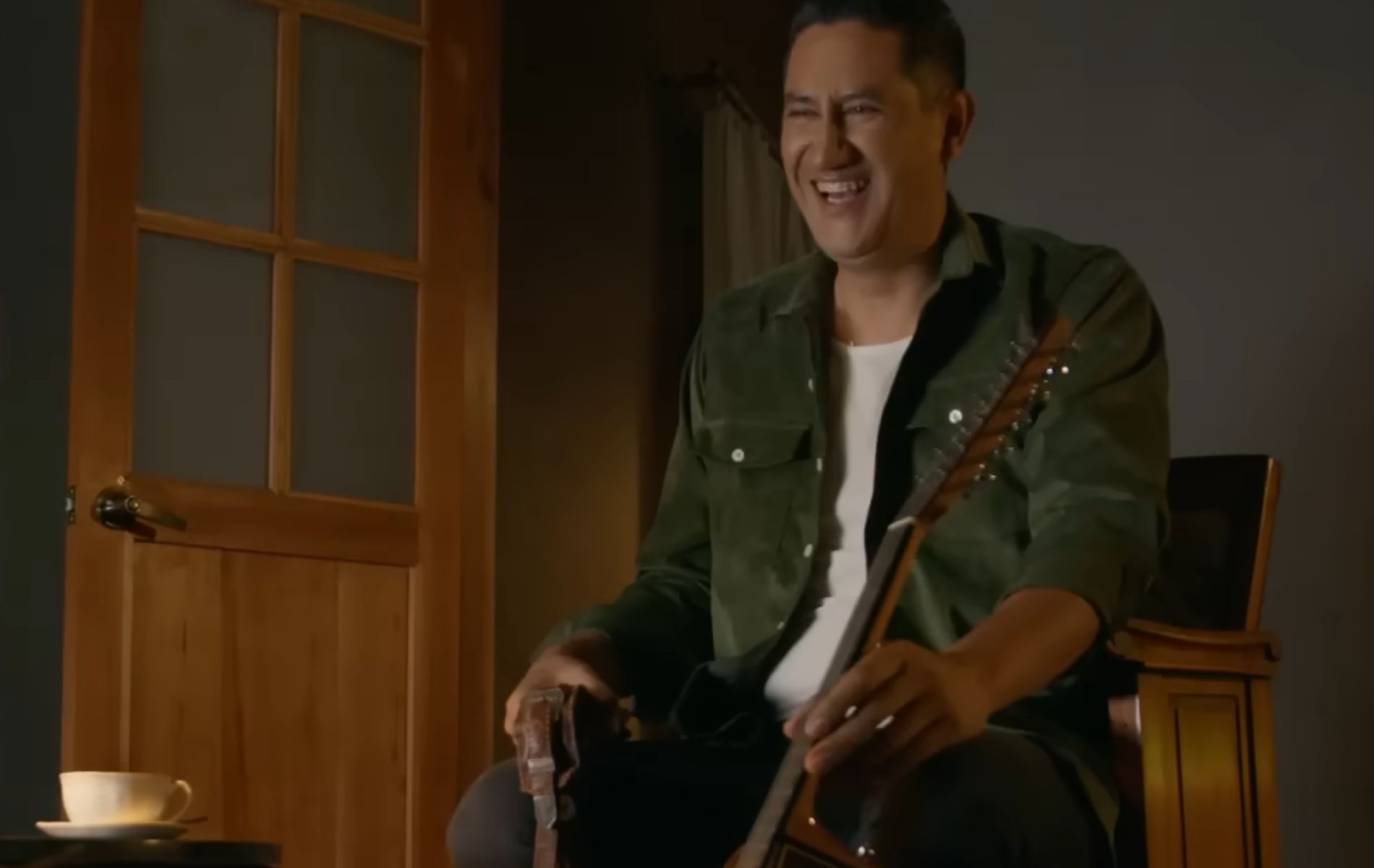 'Heredero' volvió a sonar, pero no por su música, sino por renovar sus votos