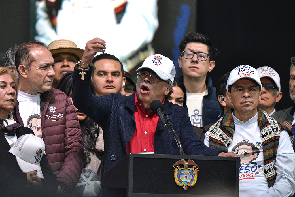 Petro defiende a Cepeda y su discurso sobre Antioquia: señaló a Uribe