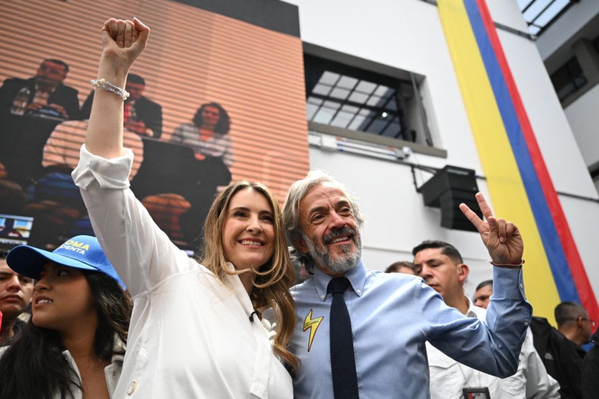 Paloma Valencia calificó de homofóbico al presidente Gustavo Petro por sus comentarios sobre Juan Daniel Oviedo. Conozca los detalles de la entrevista.