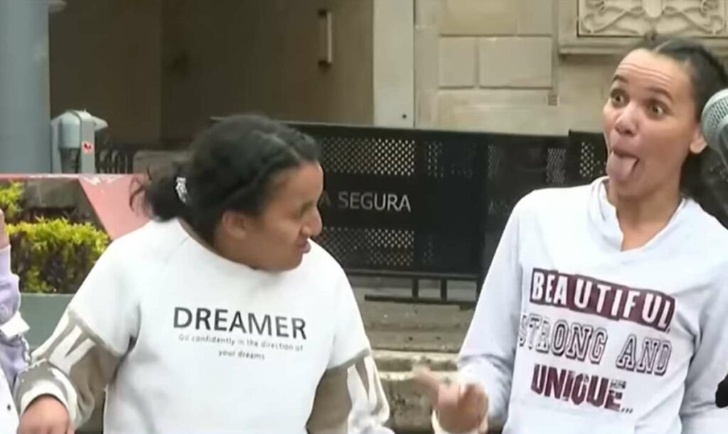 Gestos de mujer capturada en Bogotá / Captura de pantalla Noticias Caracol