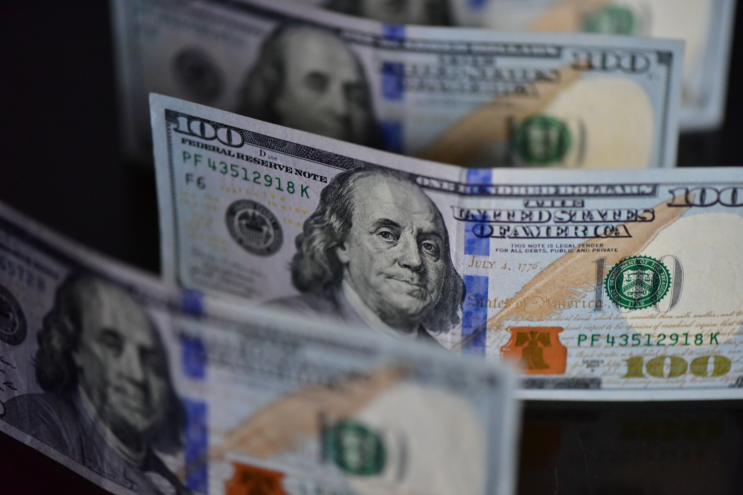 Dólar en Colombia subió hoy, a la espera de decisión que habrá en Estados Unidos