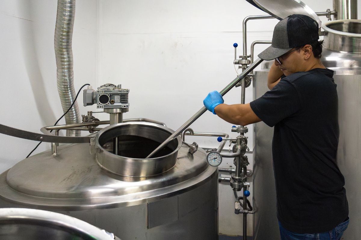 El Grupo Gloria anunció salida del mercado de lácteos en Colombia. El Ministerio de Agricultura activó plan de choque para salvar a productores de Boyacá. 