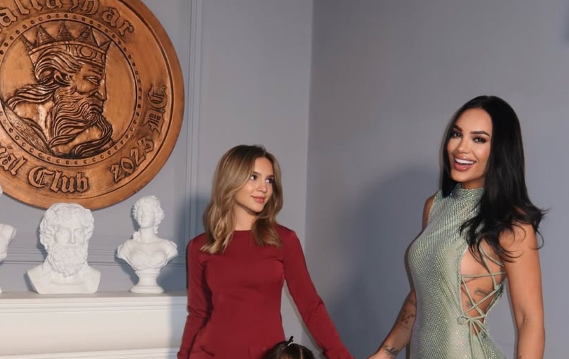 Acusarían a 'la Jesuu' de ser "ratera" en los 15 años de hija de Andrea Valdiri