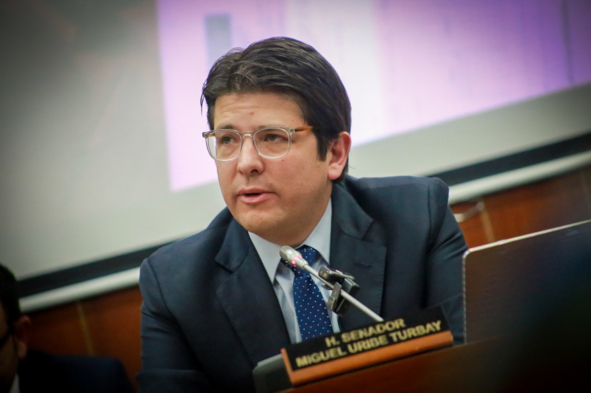 Emiten 7 órdenes de captura por crimen de Miguel Uribe, entre ellas, un muerto