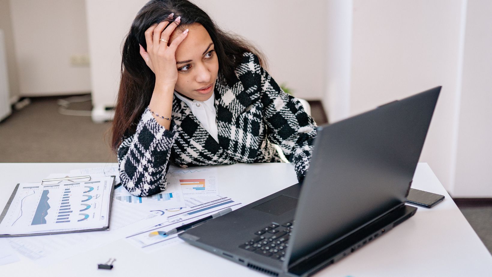 Colombia: miles de personas podrían ser despedidas en los próximos meses