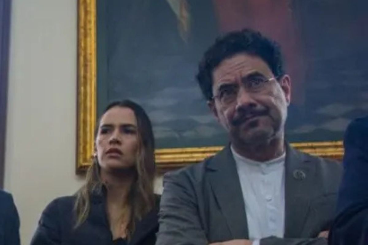 ¿Clara López renuncia a la presidencia? Conozca los detalles de su posible alianza con Iván Cepeda y qué pasará con su lugar en el tarjetón