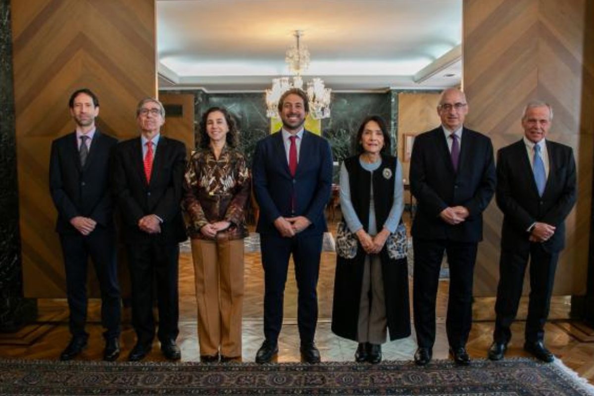 Los nombres más pesados de la economía colombiana se unen para responder a Petro. Conozca los 5 puntos clave para recuperar la estabilidad.