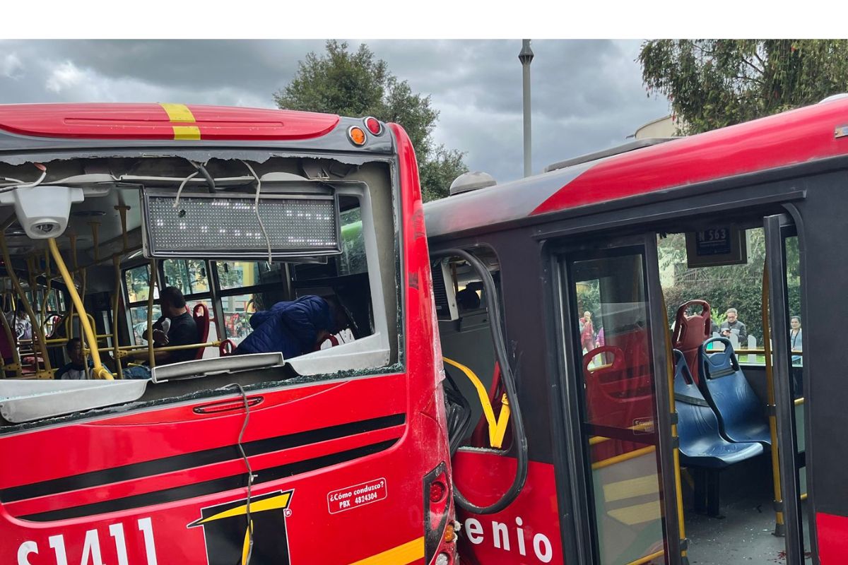 Reportan fuerte accidente entre dos buses de Transmilenio en la Avenida Suba con Carrera 101. Conozca el estado de los heridos, las rutas alternas.