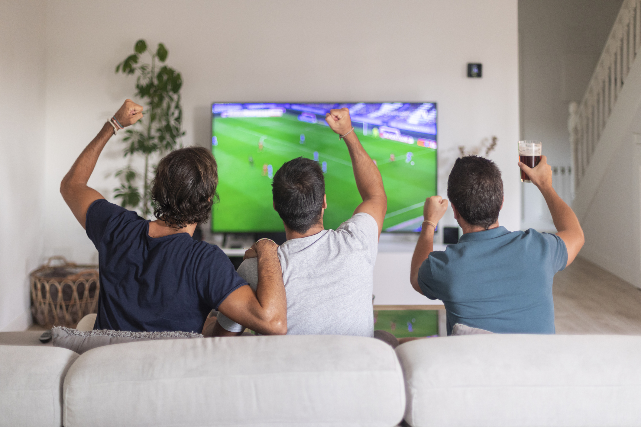 Hinchas viendo fútbol