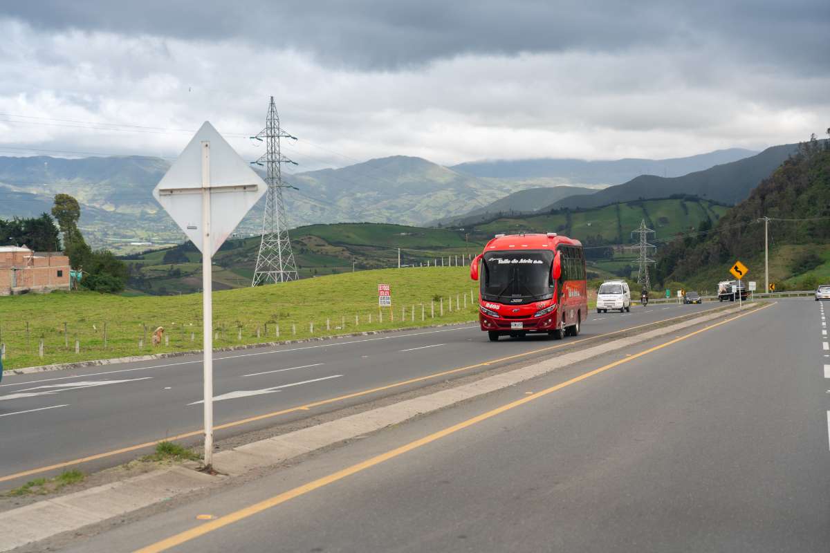 Dónde es más barato ir en bus desde Bogotá a Zipaquirá, Sopó o Guatavita en 2026