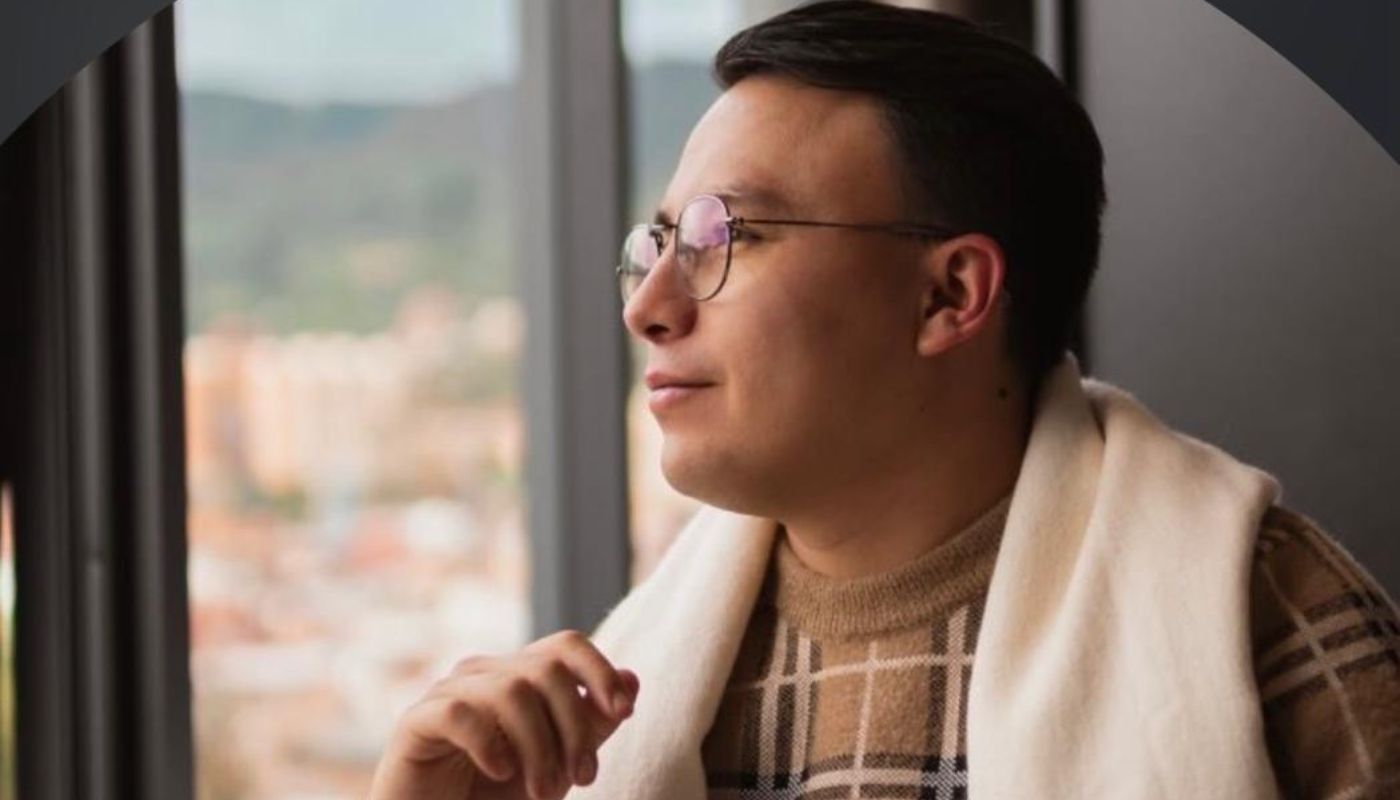 Quién es Junior Bejarano, el hombre señalado de estafar a familias colombianas