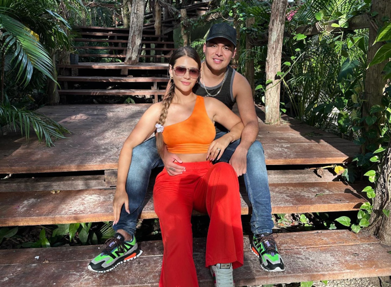 Yeison Jiménez y su esposa