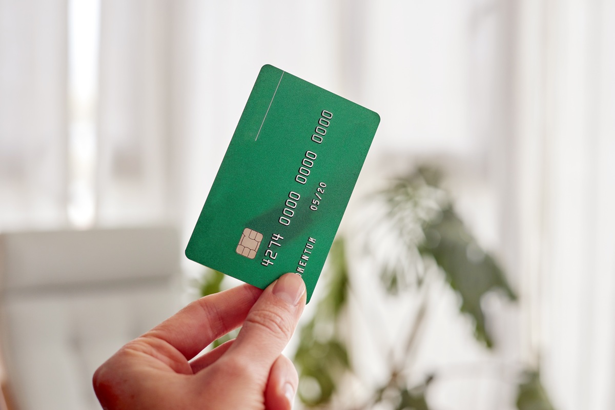 Pilas con esta estafa usando tarjetas de crédito: llaman para un beneficio