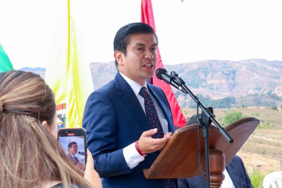 Alcalde de Villa de Leyva fue capturado en su casa; sería por caso de corrupción