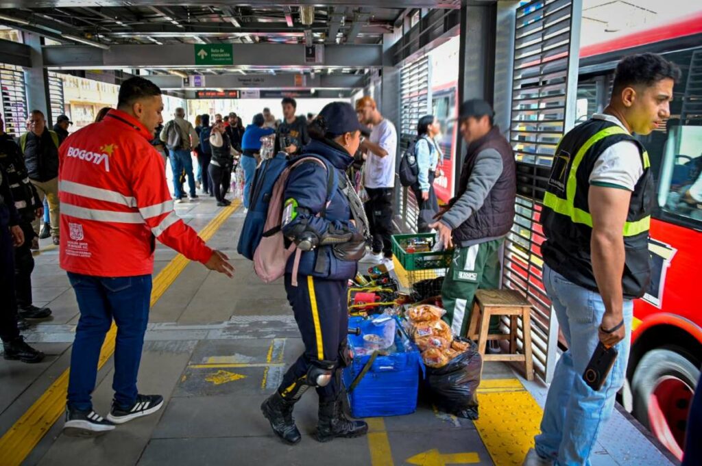 Control a vendedores en Troncal Caracas de Transmilenio / Secretaría de Seguridad