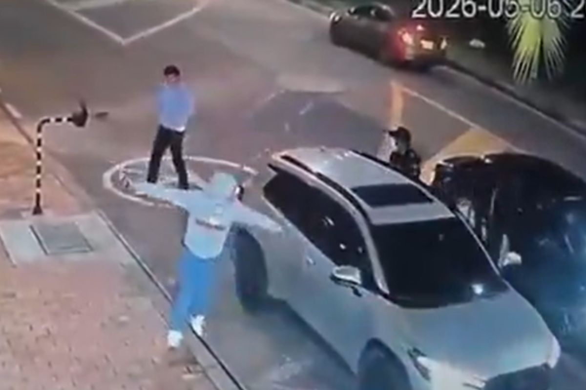 Video muestra el robo de una Toyota Cross en Colina Campestre, Bogotá. Pese a reducción del 31% en cifras oficiales, ya van 730 carros robados.