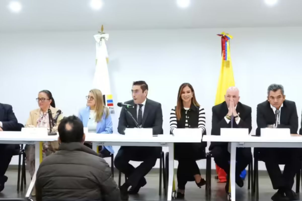 Urgente: El CNE ordenó la suspensión inmediata de la publicación de encuestas electorales de Atlas Intel y Revista Semana. Detalles de la polémica.