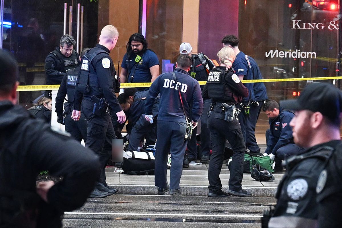 Momentos en el que neutralizan al autor del tiroteo cerca de la Casa Blanca, en Washington