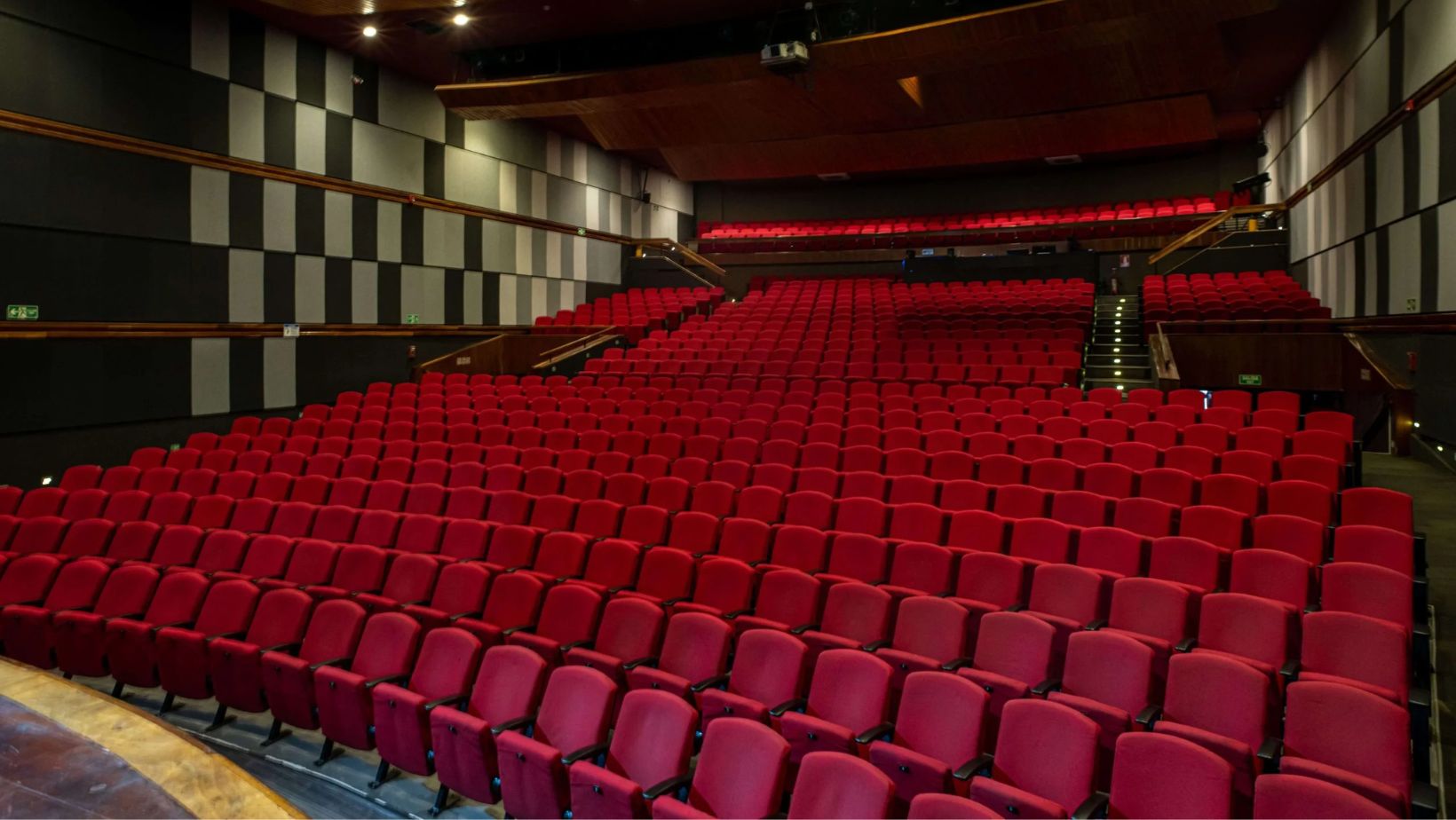 Llega la obra Por una nariz: humor ácido y humanidad en una comedia