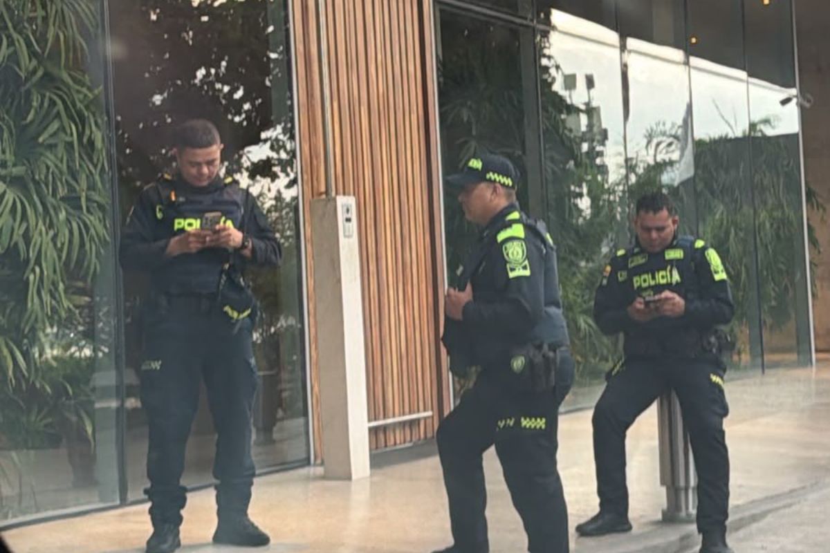 Tras casi ocho horas de operativo en Bocagrande, las autoridades ingresaron al apartamento del candidato Santiago Botero, pero descubrieron que se había fu