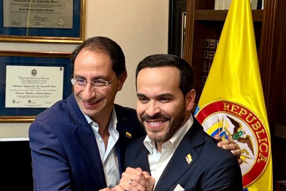 José Manuel Restrepo anunció en Noticias Caracol que aumentará a 400 mil pesos el subsidio de adultos mayores y eliminará el programa Jóvenes en Paz.