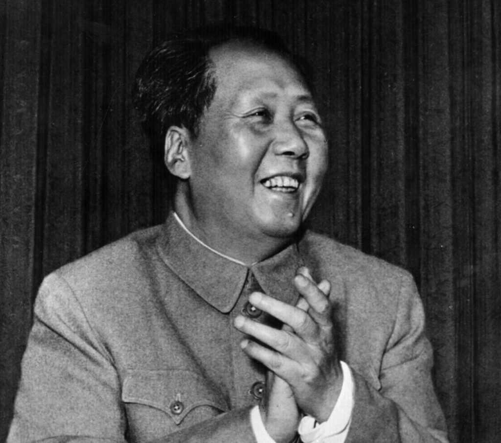 Iván Cepeda usa camisa que hizo popular Mao Zedong, el líder de China. Getty.
