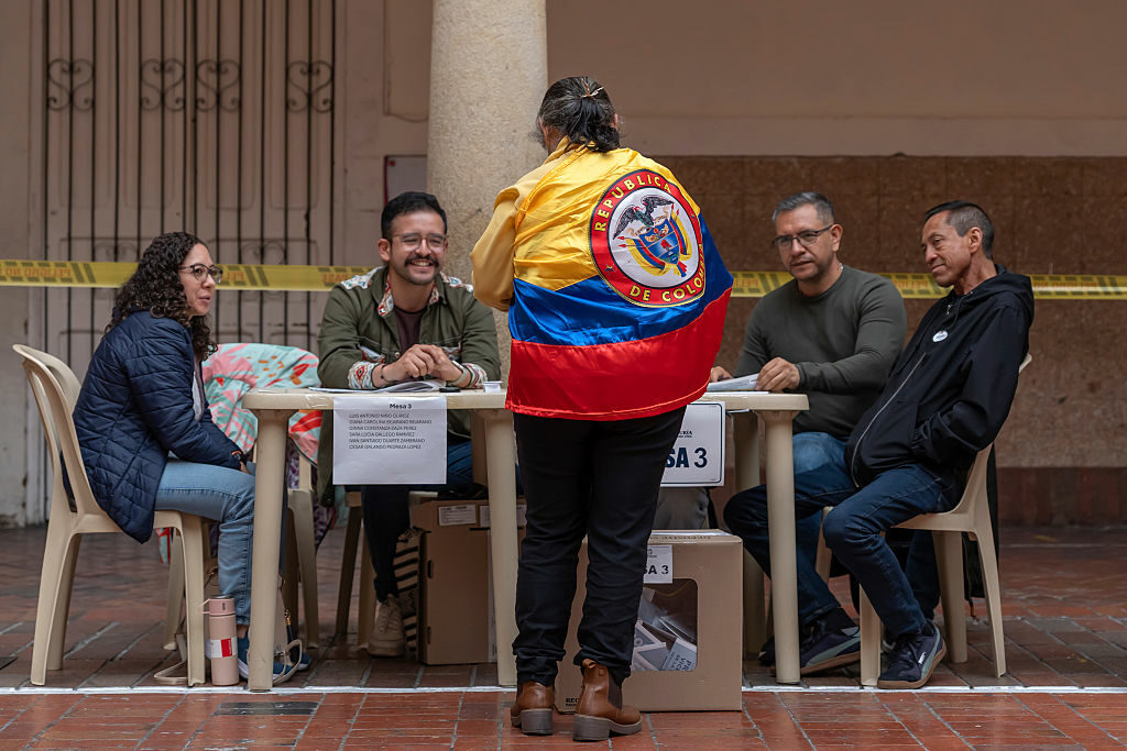 Puesto de votación para elecciones en Colombia (Getty)