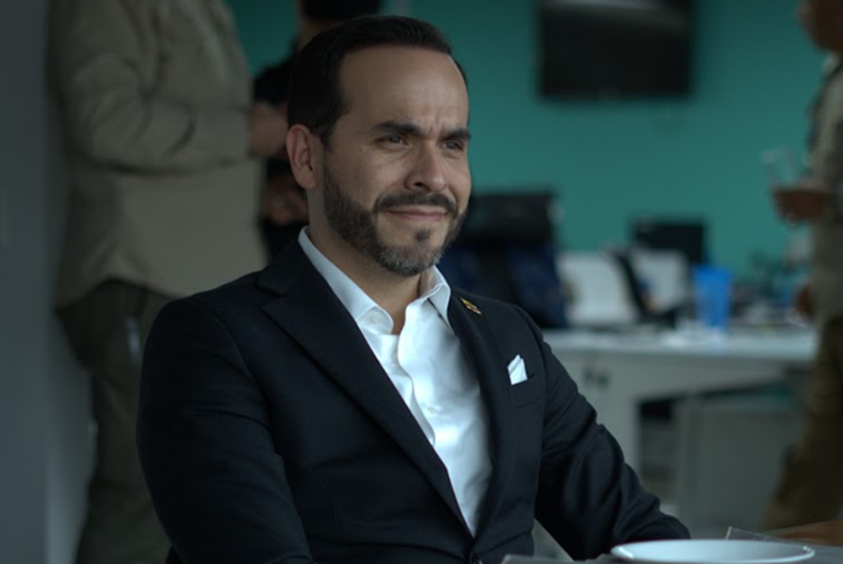 Abelardo de la Espriella, candidato presidencial, durante su visita a Pulzo. 