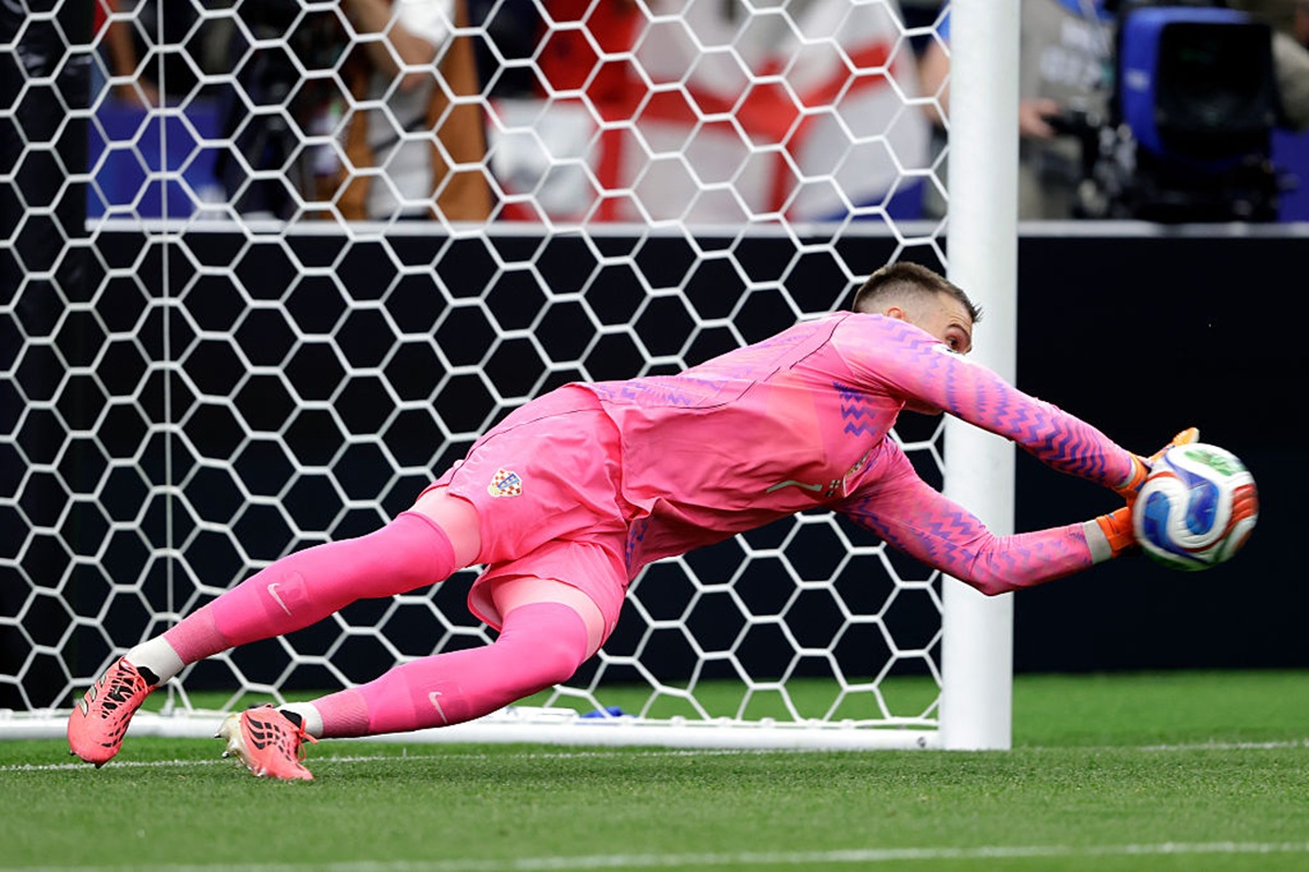 Dominik Livakovic, de Croacia, durante el partido de la Copa del Mundo entre Inglaterra y Croacia en el Dallas Stadium, el 17 de junio de 2026