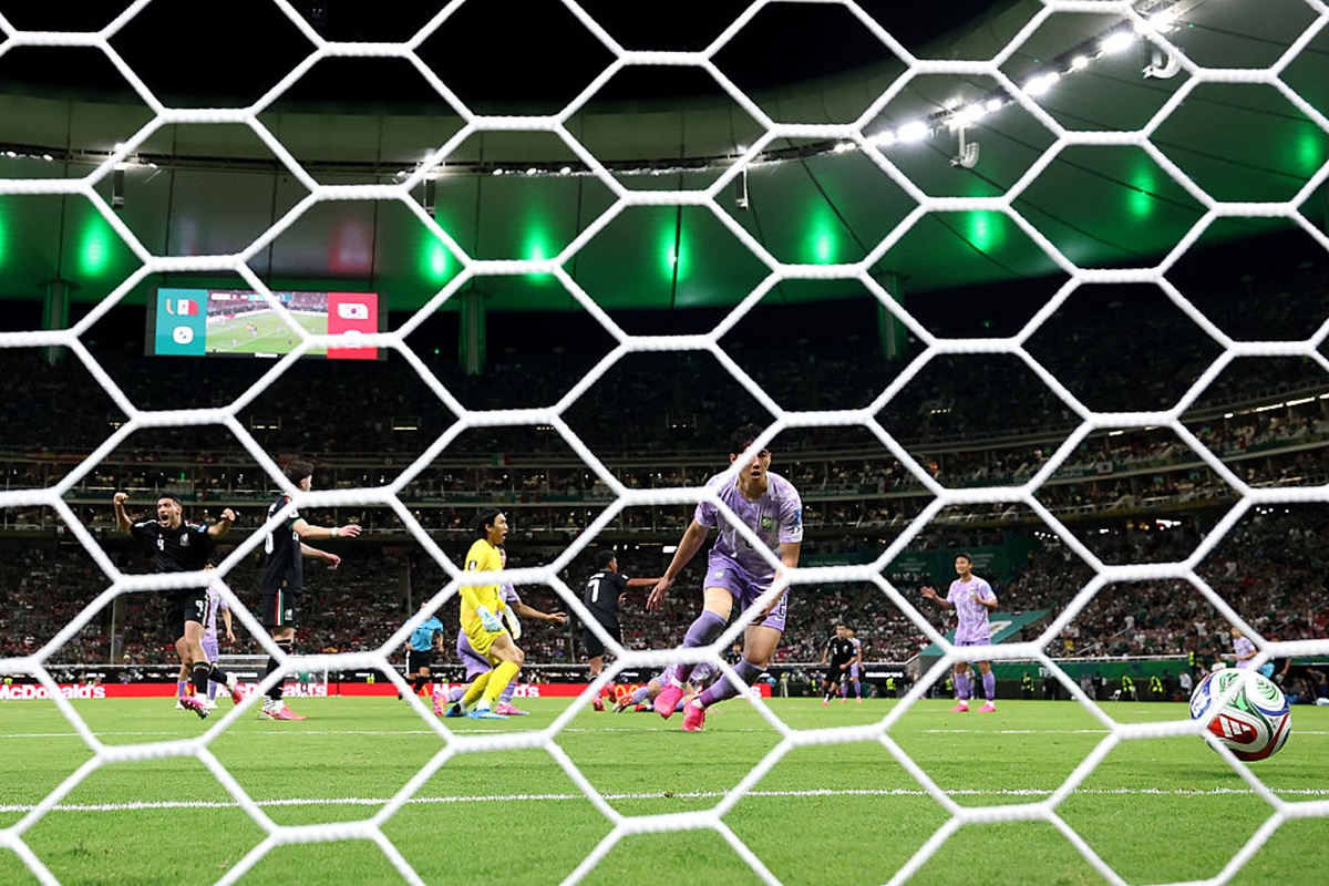 Los jugadores de Corea del Sur reaccionan luego del primer gol de México durante el partido del Grupo A de la Copa Mundial de la FIFA 2026 en el Estadio Guadalajara, el 18 de junio de 2026 en Zapopan, México