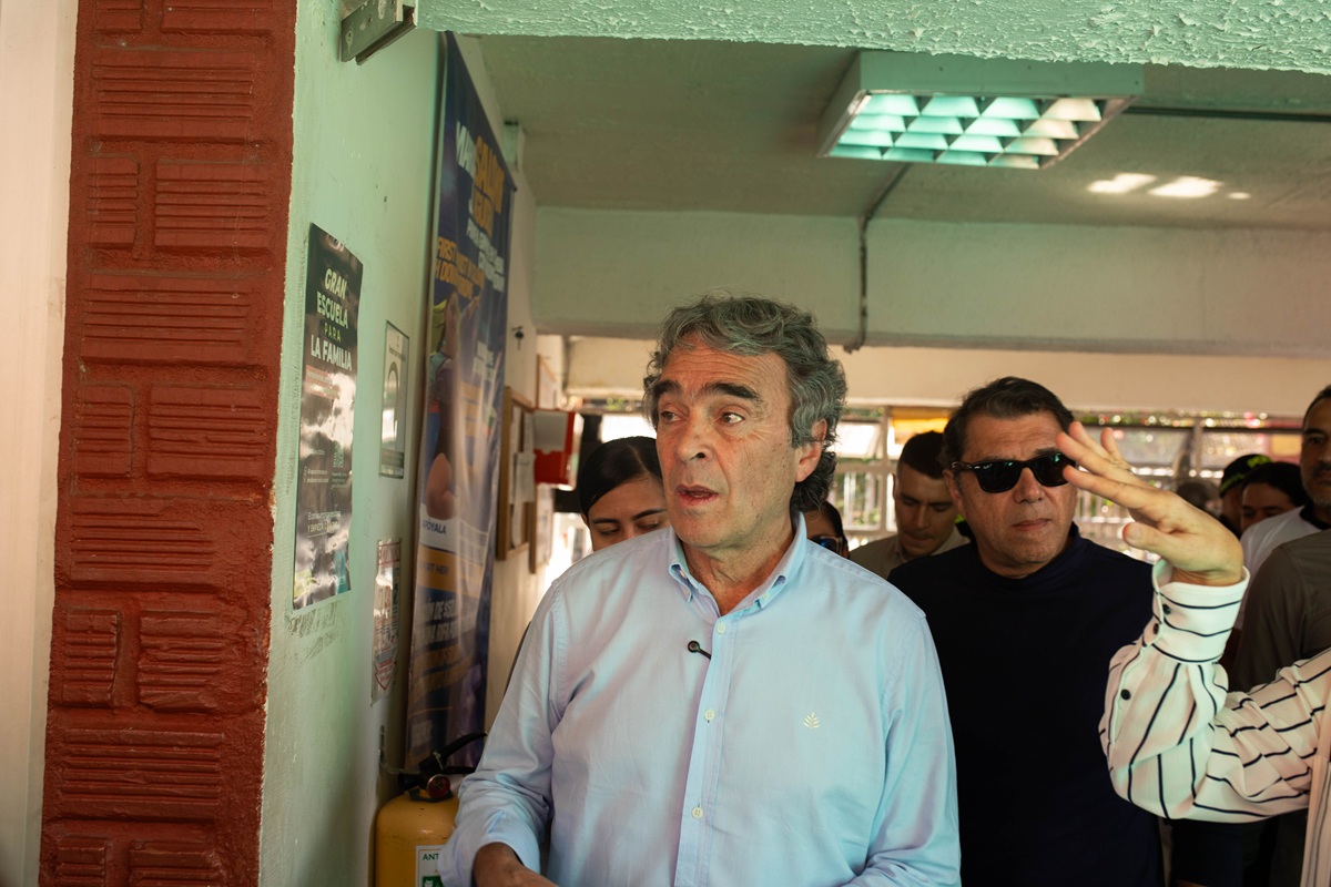 Fajardo tomó decisión con millón de votos a segunda vuelta y desilusionó