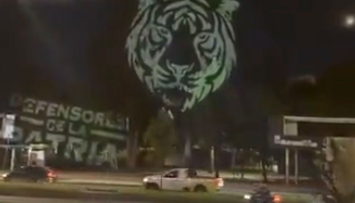 Aparece publicidad de Abelardo de la Espriella en la Universidad Nacional