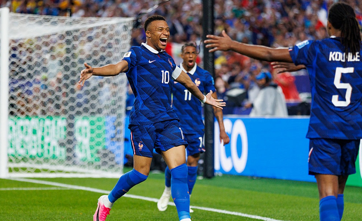Kylian Mbappé celebra con sus compañeros de equipo durante el partido del Grupo I de la Copa Mundial de la FIFA 2026 entre Francia e Irak en el Philadelphia Stadium el 22 de junio de 2026.