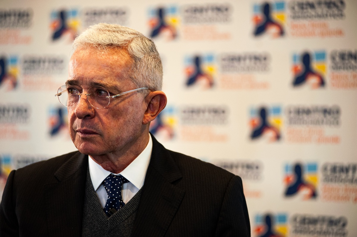 Dan fecha para indagatoria de Uribe en la investigación por dos masacres