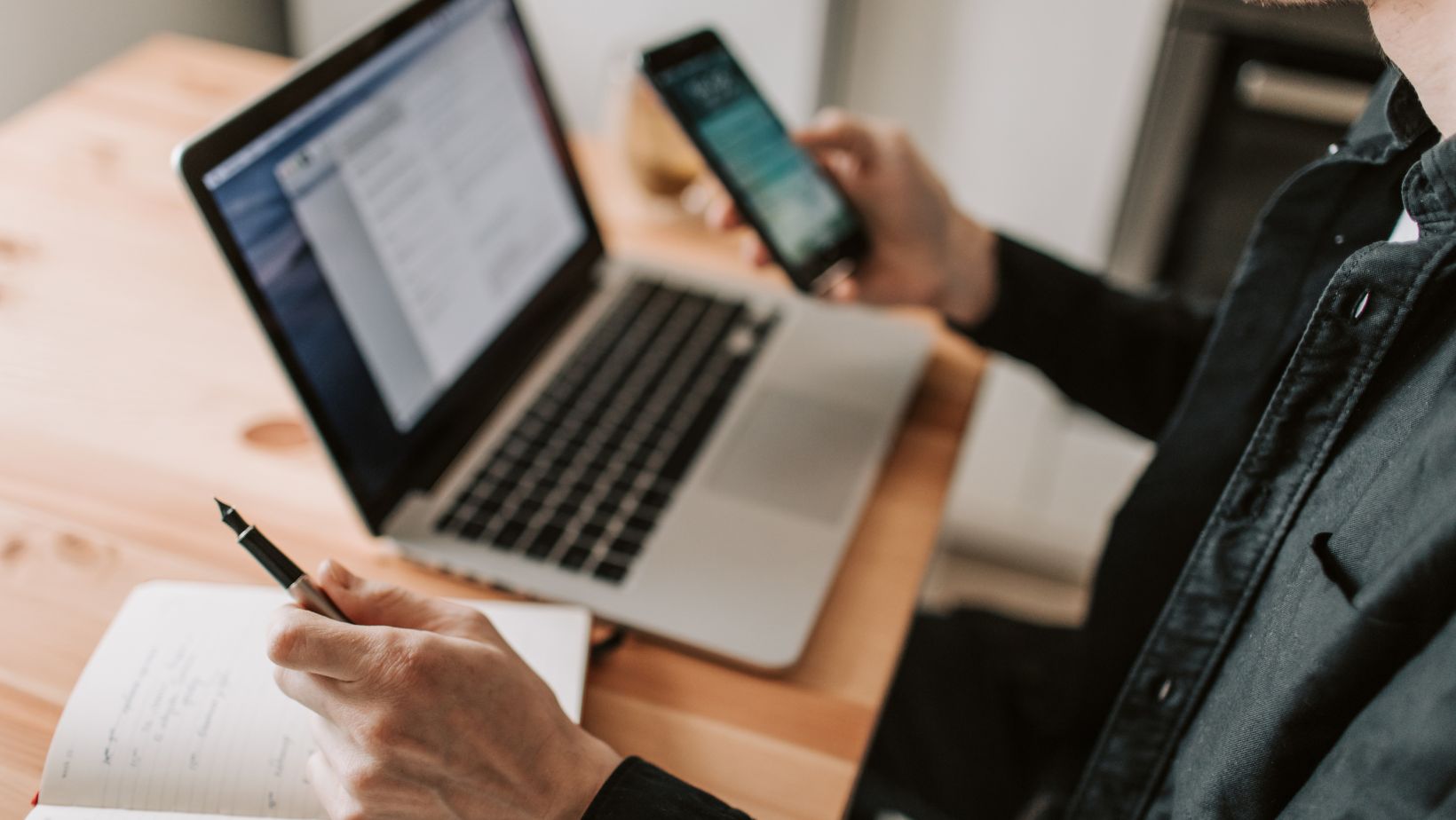 Nueva modalidad de estafa por WhatsApp: aseguran tener oferta de empleo