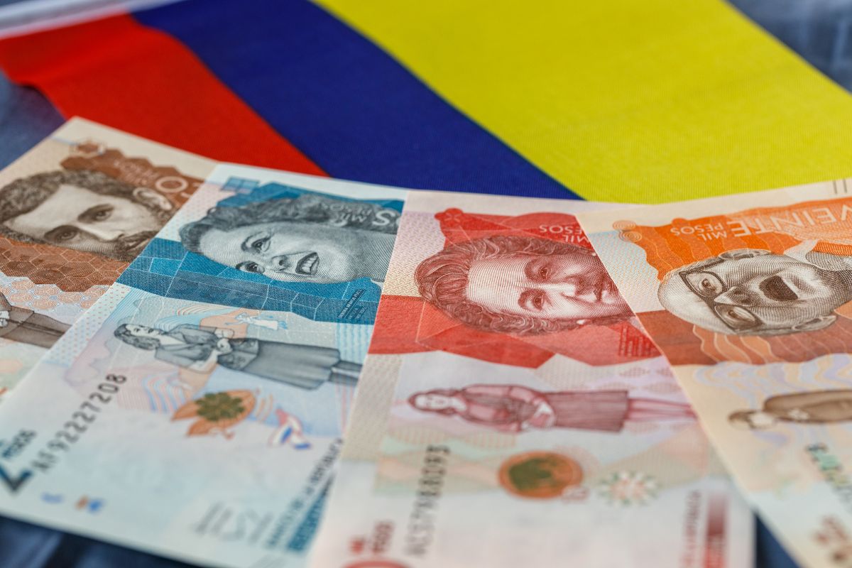 Banco de la República sube tasa de interés a 12% en Colombia, 75 puntos básicos