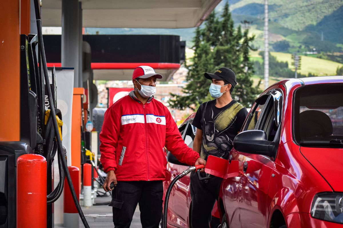 Precio de la gasolina en Colombia no subirá para julio, anunció Gobierno