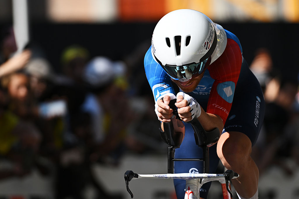 Tour de Francia: bandera de colombia le arruinó carrera a corredor francés