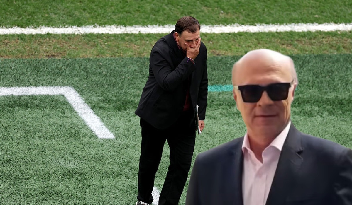 De fondo, el técnico Néstor Lorenzo durante el partido entre Colombia y Suiza por los octavos de final del Mundial 2026 (Getty Images); destacado, el periodista Carlos Antonio Vélez (captura de pantalla de su canal de YouTube)