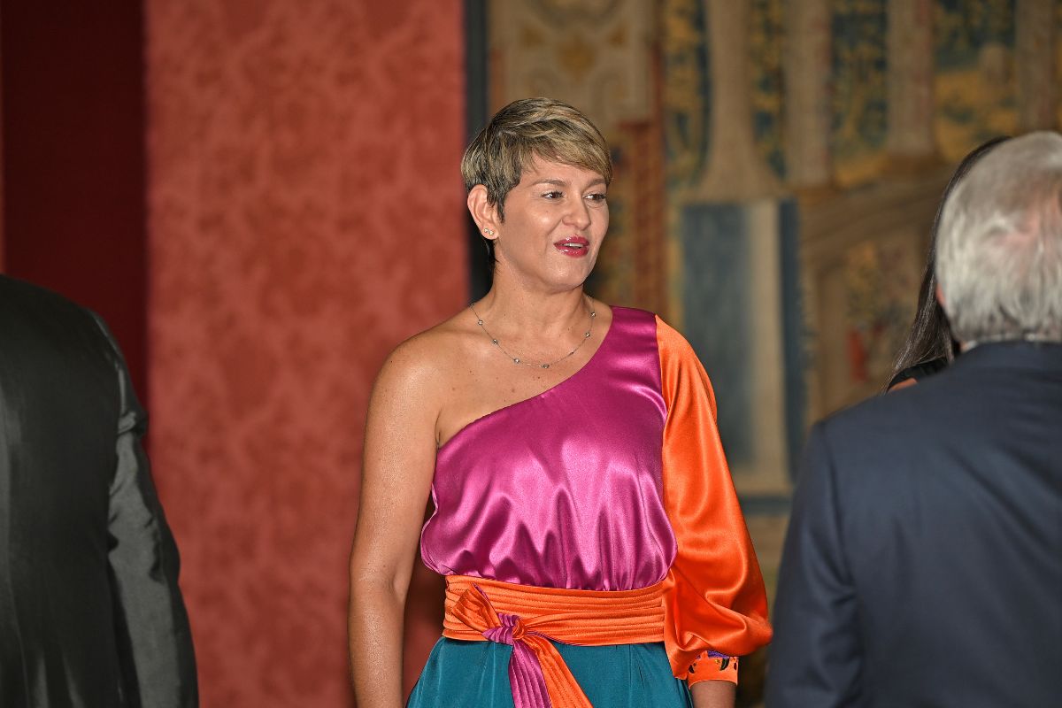 Andrea Petro rompió el silencio en Instagram y reveló la fría realidad de su relación con la primera dama Verónica Alcocer. 