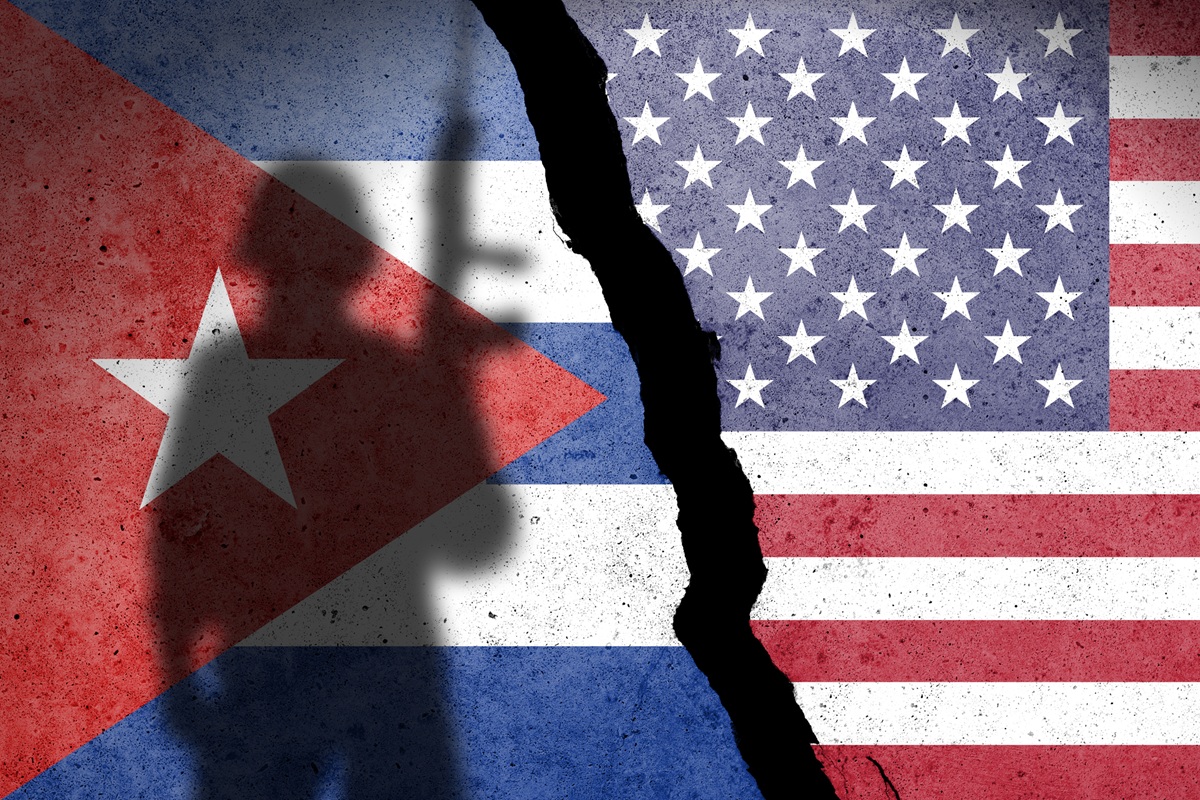 Banderas que ilustran la crisis de Cuba y EE.UU.