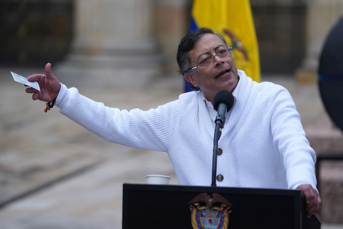 El costo de los retratos presidenciales de Gustavo Petro y la Vicepresidencia ha generado indignación. Conozca los detalles de la millonaria inversión. 