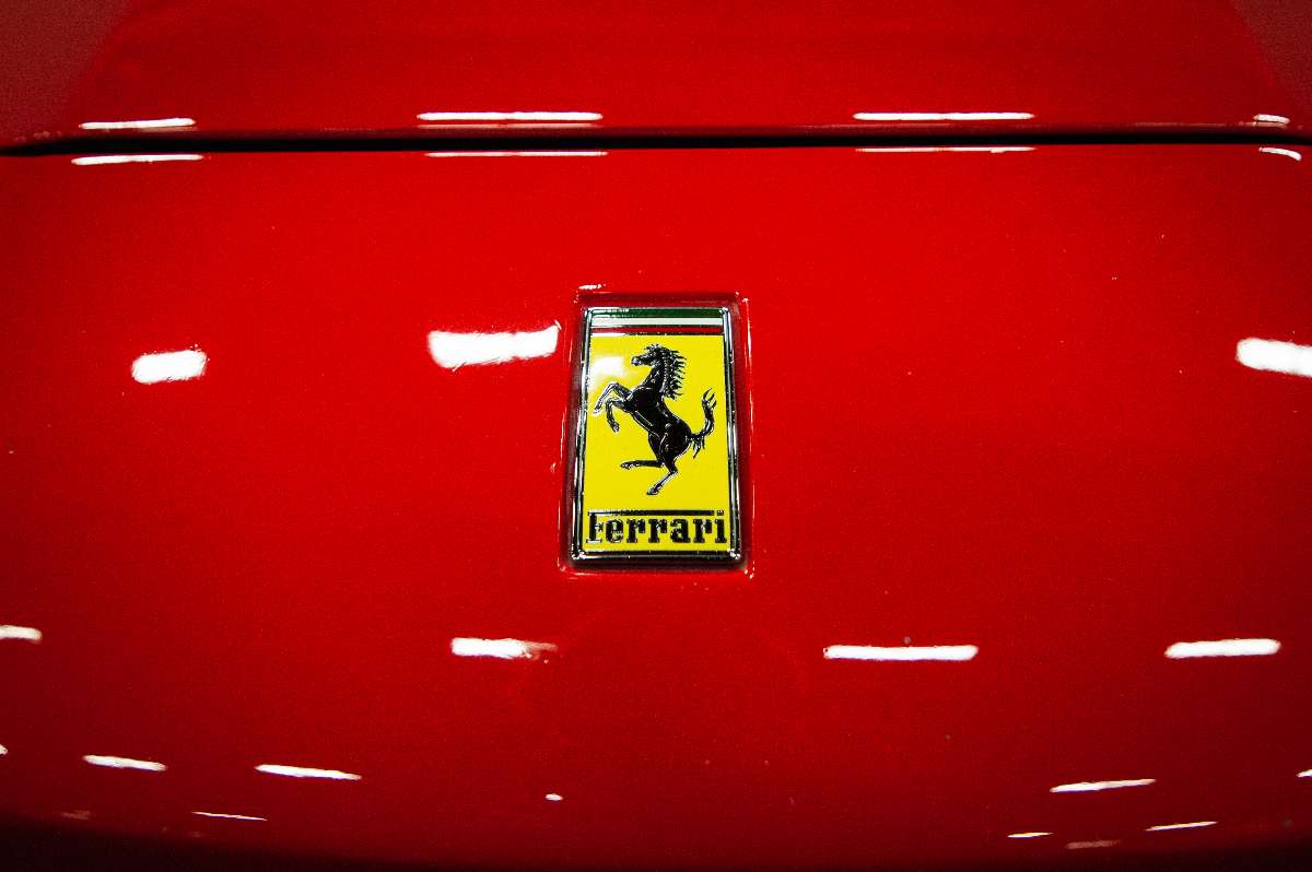 Ferrari aclara si sale de Colombia y revela nueva decisión sobre importaciones