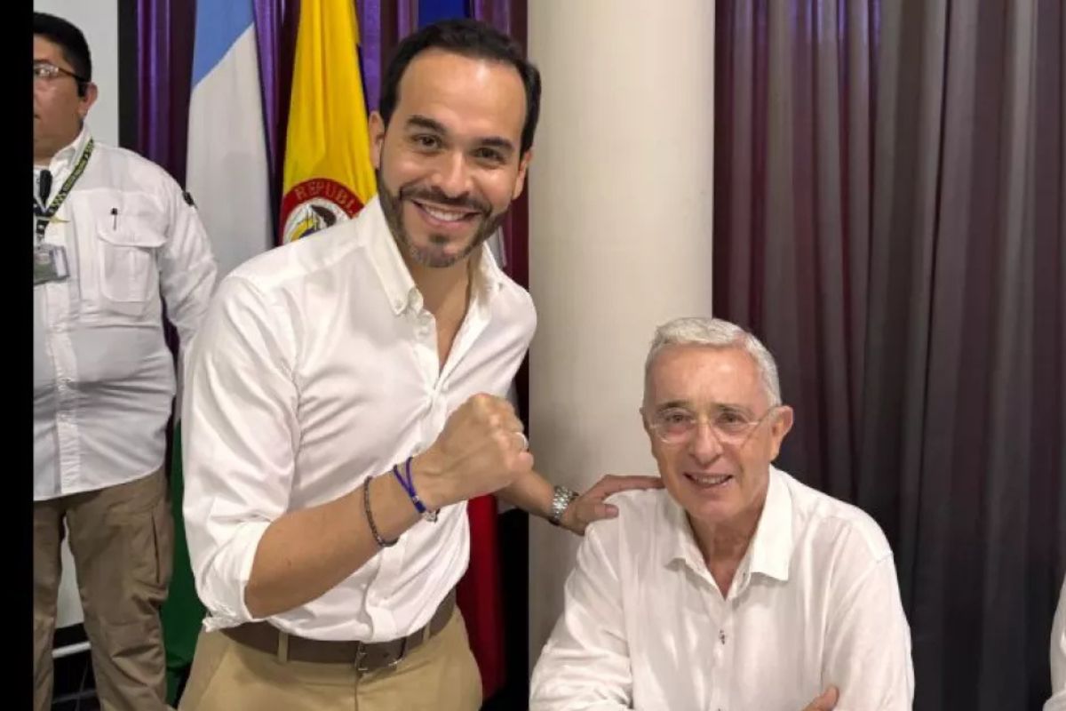 Voces del uribismo piden un encuentro urgente entre el presidente electo Abelardo De La Espriella y Álvaro Uribe para sanar fricciones. 