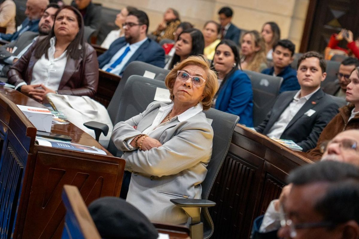 Angie Paola Valderrama desmintió en Blu Radio los rumores sobre un nombramiento de última hora en la Cancillería y aclaró su perfil profesional.