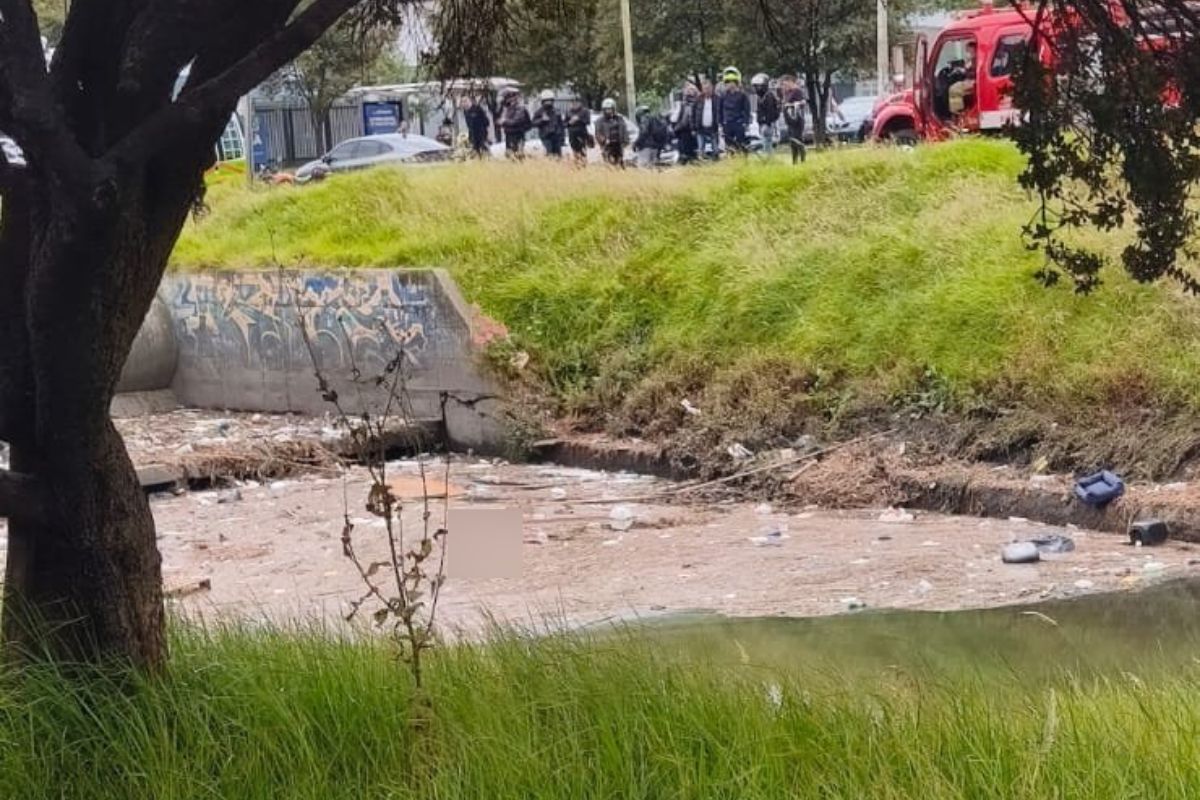 En el canal de la calle 127 de Bogotá encontraron a un hombre muerto
