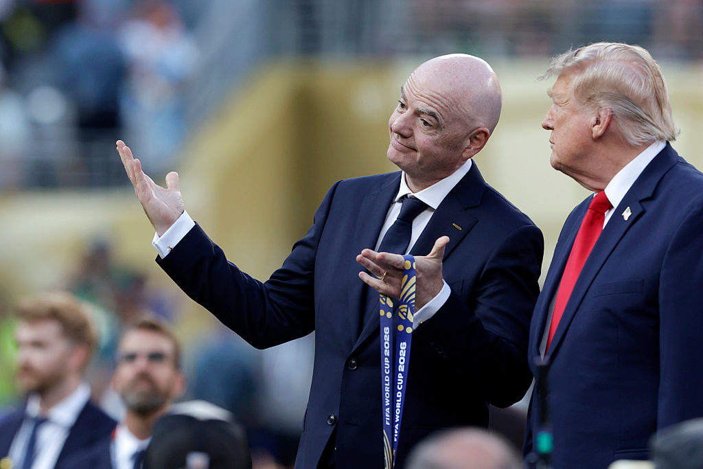 Decisión de Uefa contra la Fifa por negocio con mundiales de Infantino