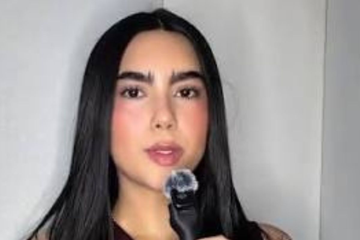 La joven Gabriela Muñoz reapareció en un video para denunciar graves amenazas de muerte en su contra y de su familia, en medio del escándalo por contratos 