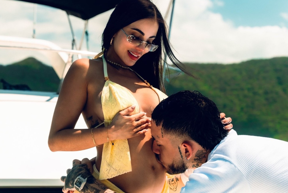 Karina García y Kris R 