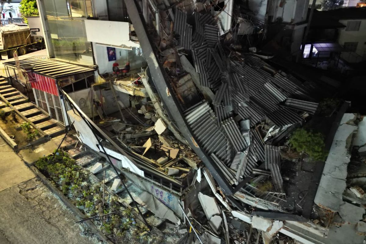 Conozca la angustiosa labor de rescate en Pereira para hallar a Humberto entre los escombros, en medio de la crisis por el sismo de 7.4, apagones y escasez